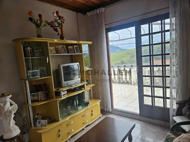 Casa com 250m² 1 quarto e 1 banheiro, à venda, no bairro Santa Barbara em Piranguinho