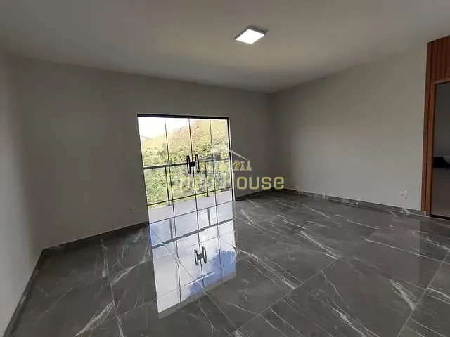 Casa com 160m² 2 quartos e 2 banheiros, à venda, no bairro Jardim  Real em Pinheiral