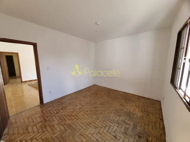 Casa com 250m² 2 quartos e 1 banheiro, à venda, no bairro Parque São Domingos em Pindamonhangaba