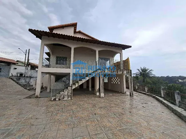 Casa com 560m² 3 quartos e 2 banheiros, à venda, no bairro Centro em Maricá