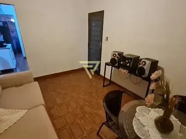 Casa com 204m² 2 quartos e 2 banheiros, à venda, no bairro Antônio Marincek em Ribeirão Preto