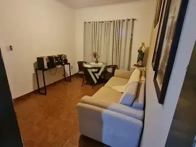Casa com 204m² 2 quartos e 2 banheiros, à venda, no bairro Antônio Marincek em Ribeirão Preto