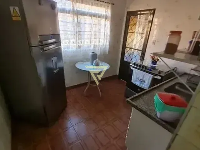 Casa com 204m² 2 quartos e 2 banheiros, à venda, no bairro Antônio Marincek em Ribeirão Preto