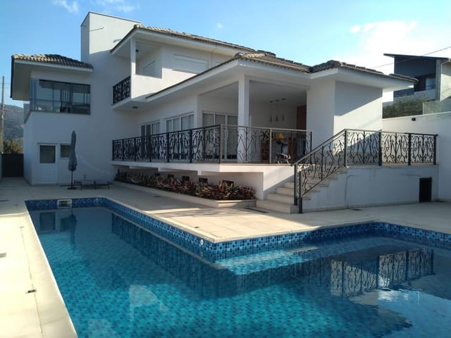 Casa com 550m² 3 quartos e 4 banheiros, à venda, no bairro Vista Da Mantiqueira em Extrema