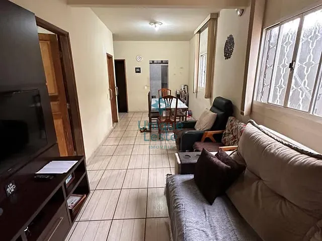 Casa 4 quartos e 2 banheiros, à venda, no bairro Conjunto Taquaril em Belo Horizonte