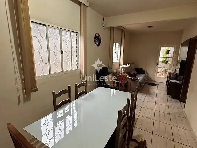 Casa 4 quartos e 2 banheiros, à venda, no bairro Conjunto Taquaril em Belo Horizonte