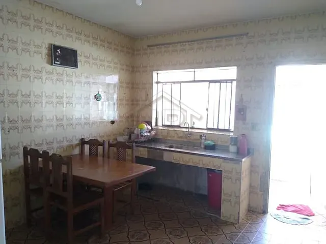 Casa com 250m² 3 quartos e 1 banheiro, à venda, no bairro Jardim Zaira em Mauá