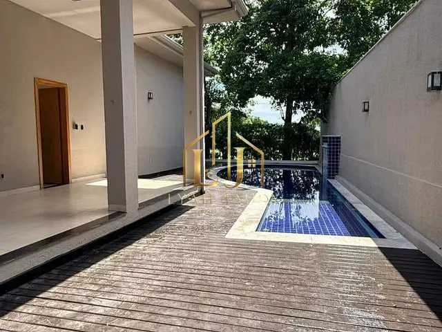 Casa com 280m² 3 quartos e 4 banheiros, para alugar, no bairro Condomínio Florais Cuiabá Residencial em Cuiabá