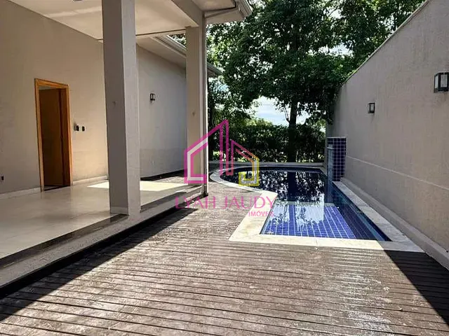 Casa com 280m² 3 quartos e 4 banheiros, para alugar, no bairro Condomínio Florais Cuiabá Residencial em Cuiabá