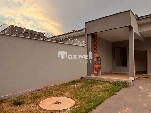 Casa 3 quartos e 2 banheiros, para alugar, no bairro Residencial Village Garavelo - 2ª Etapa em Aparecida de Goiânia