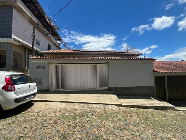 Casa 3 quartos e 3 banheiros, à venda, no bairro Bom Pastor em Cataguases