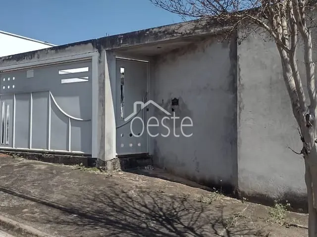 Casa com 250m² 2 quartos e 1 banheiro, à venda, no bairro Jardim São Francisco em Santa Bárbara D'Oeste