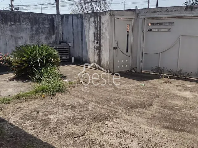 Casa com 250m² 2 quartos e 1 banheiro, à venda, no bairro Jardim São Francisco em Santa Bárbara D'Oeste