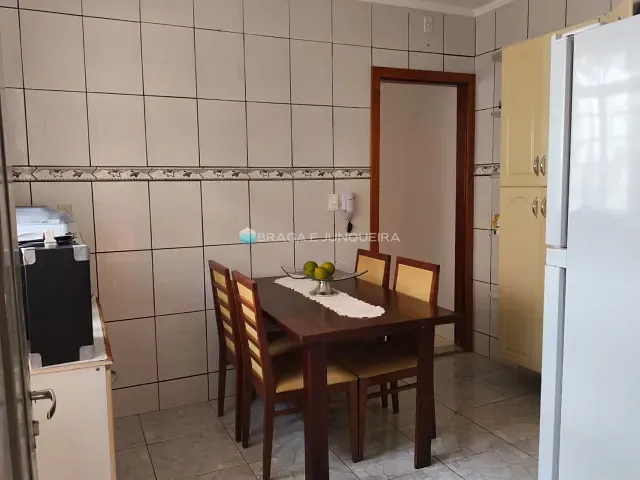 Casa com 360m² 3 quartos e 3 banheiros, para alugar, no bairro Vila Elmaz em São José do Rio Preto