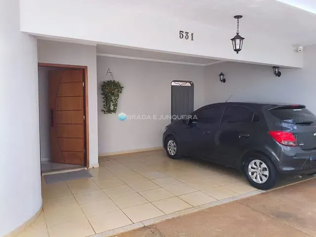 Casa com 360m² 3 quartos e 3 banheiros, para alugar, no bairro Vila Elmaz em São José do Rio Preto