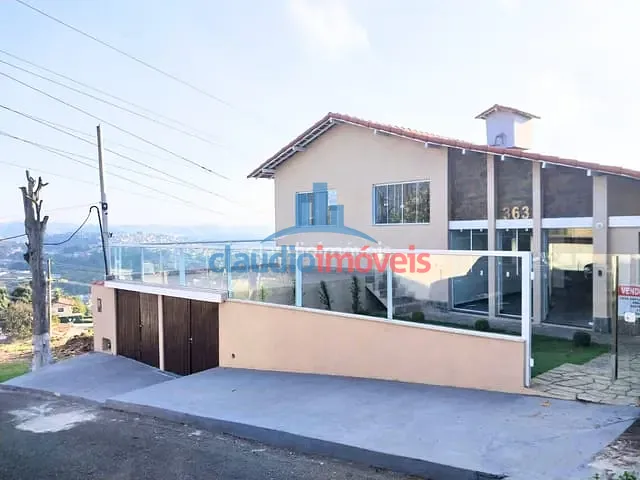 Casa 3 quartos e 4 banheiros, à venda, no bairro Jardim Suíça em Volta Redonda