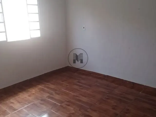 Casa com 250m² 3 quartos e 1 banheiro, à venda, no bairro Santa Luzia em Guaratinguetá