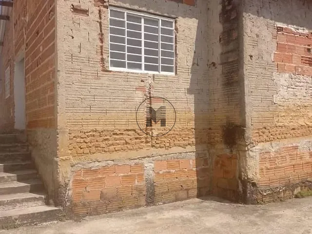 Casa com 250m² 3 quartos e 1 banheiro, à venda, no bairro Santa Luzia em Guaratinguetá