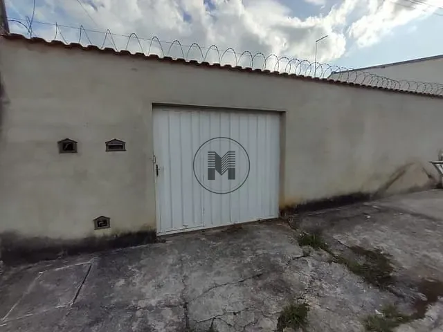 Casa com 250m² 3 quartos e 1 banheiro, à venda, no bairro Santa Luzia em Guaratinguetá