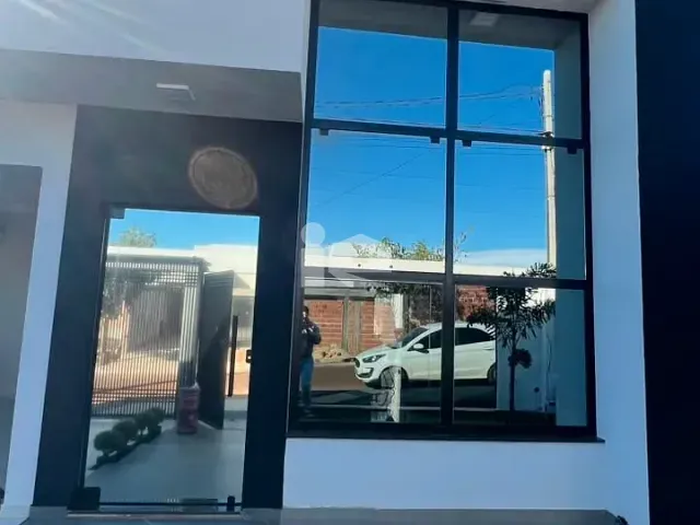 Casa com 300m² 3 quartos e 2 banheiros, à venda, no bairro Residencial Portal Arabela em Rolândia