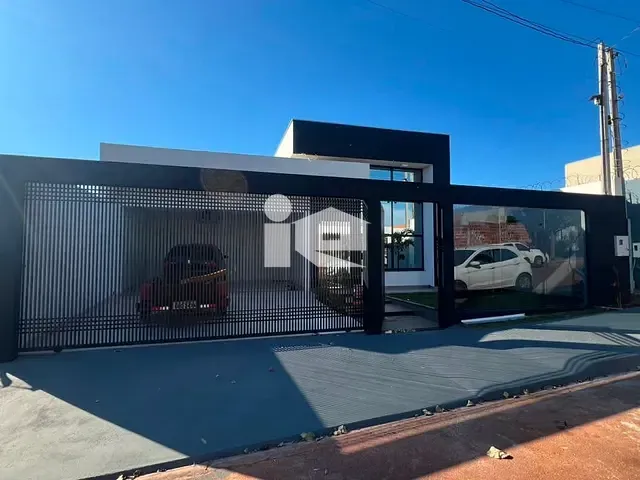 Casa com 300m² 3 quartos e 2 banheiros, à venda, no bairro Residencial Portal Arabela em Rolândia