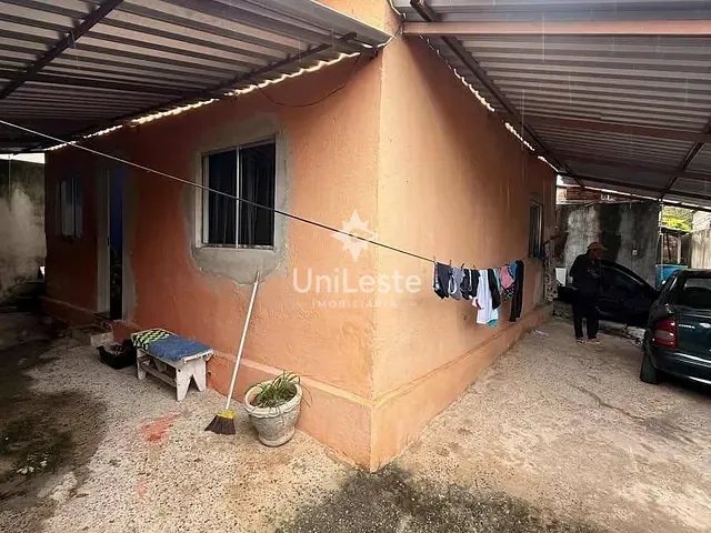 Casa com 360m² 3 quartos e 1 banheiro, à venda, no bairro Santa Rita em Santa Luzia