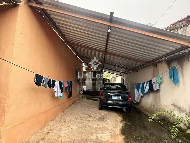 Casa com 360m² 3 quartos e 1 banheiro, à venda, no bairro Santa Rita em Santa Luzia