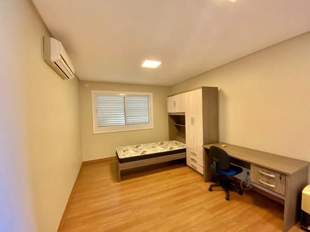 Casa com 559m² 7 quartos e 6 banheiros, à venda, no bairro Meia Praia em Navegantes