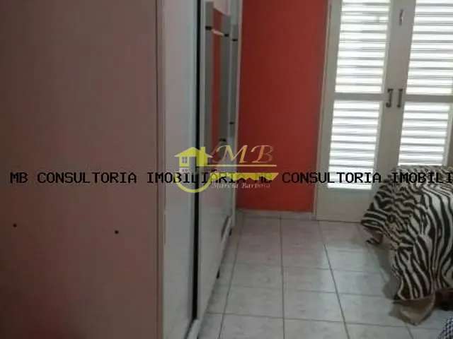 Casa com 250m² 2 quartos e 3 banheiros, à venda, no bairro Vila Aeroporto em Campinas