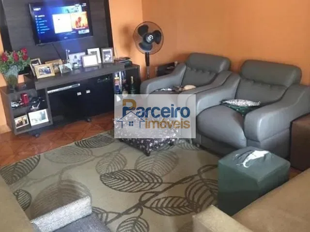Casa com 300m² 3 quartos e 1 banheiro, à venda, no bairro Cidade Patriarca em São Paulo