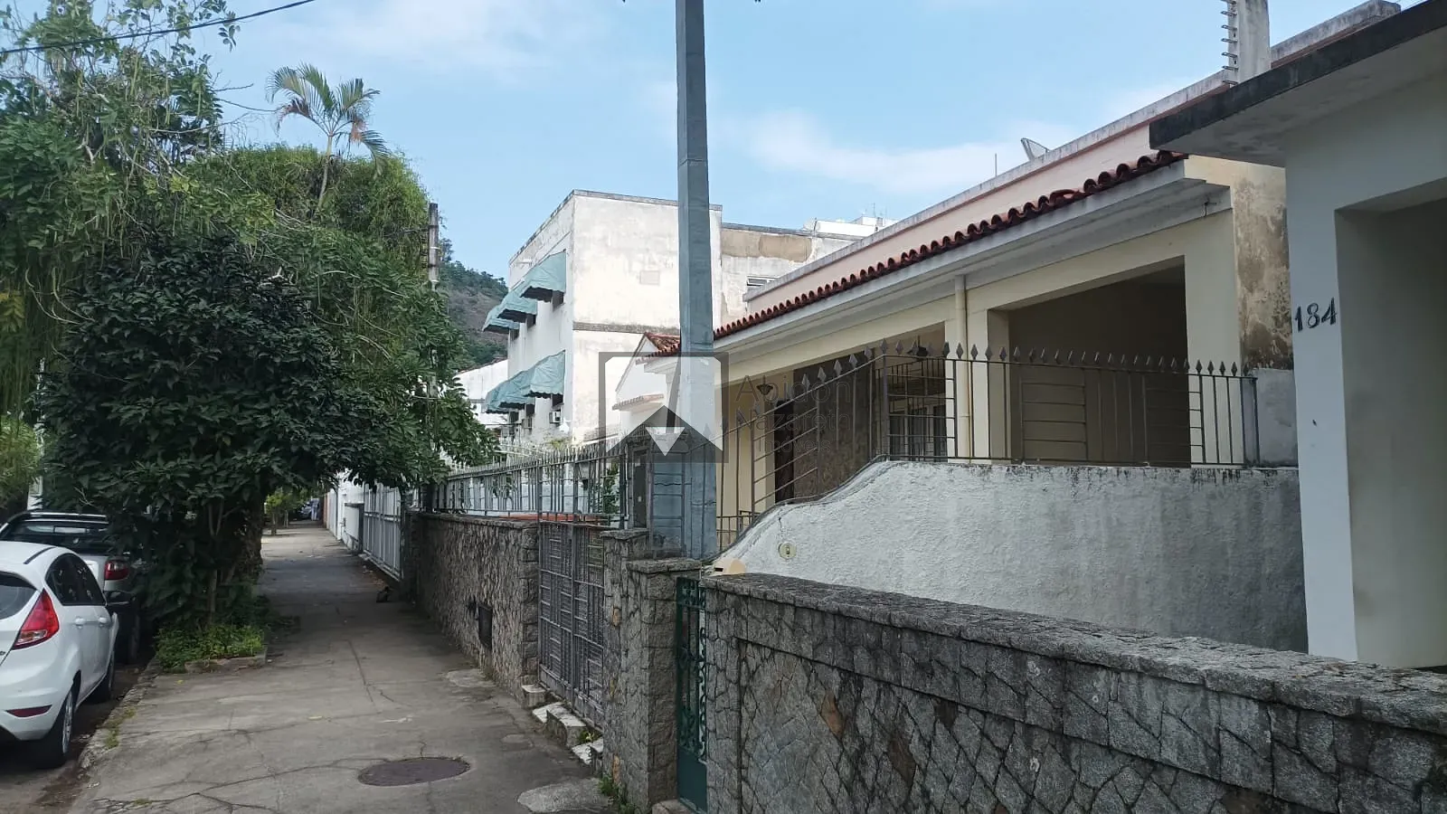 Casa, 4 quartos, 220 m² - Foto 2