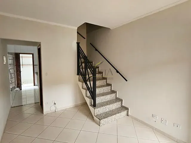 Sobrado 2 quartos e 1 banheiro, à venda ou para alugar, no bairro Centro em Atibaia