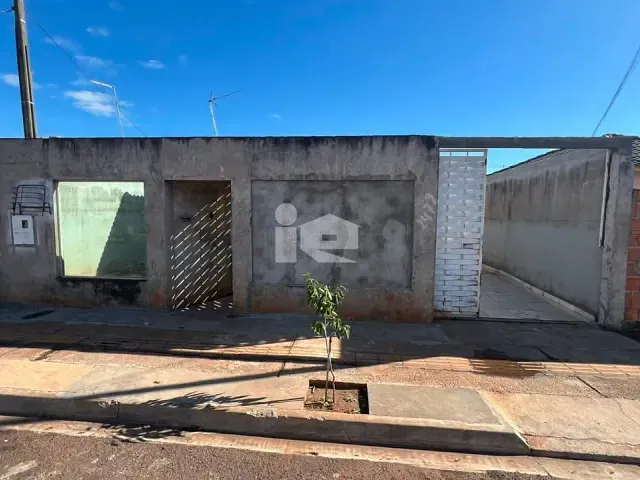Casa com 153m² 2 quartos e 1 banheiro, à venda, no bairro Aida Nogueira em Rolândia