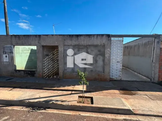 Casa com 153m² 2 quartos e 1 banheiro, à venda, no bairro Aida Nogueira em Rolândia