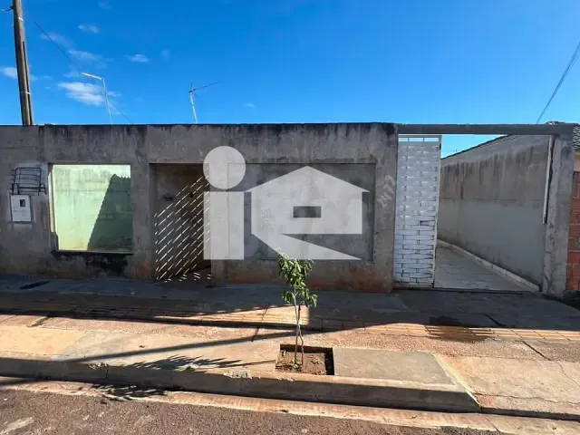 Casa com 153m² 2 quartos e 1 banheiro, à venda, no bairro Aida Nogueira em Rolândia