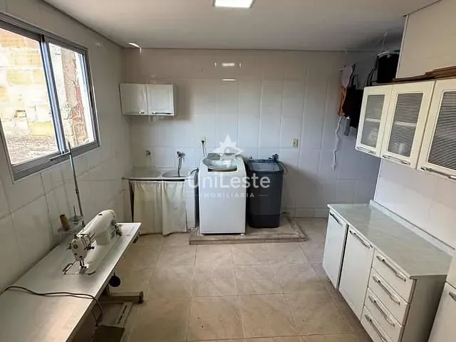 Casa com 200m² 4 quartos e 2 banheiros, à venda, no bairro Jardim Felicidade em Belo Horizonte