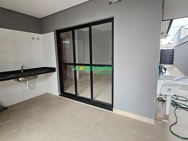 Casa com 270m² 3 quartos e 4 banheiros, à venda, no bairro Urbanova em São José dos Campos