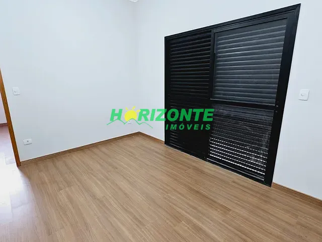 Casa com 270m² 3 quartos e 4 banheiros, à venda, no bairro Urbanova em São José dos Campos