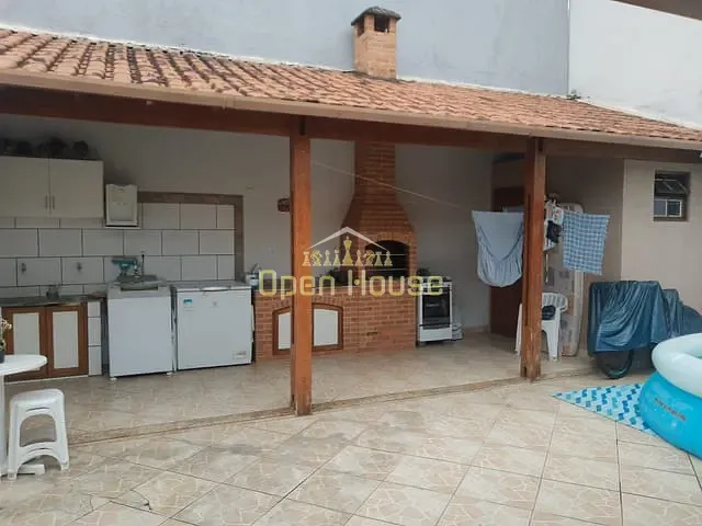 Casa com 160m² 2 quartos e 2 banheiros, à venda, no bairro Jardim Vila Rica - Tiradentes em Volta Redonda