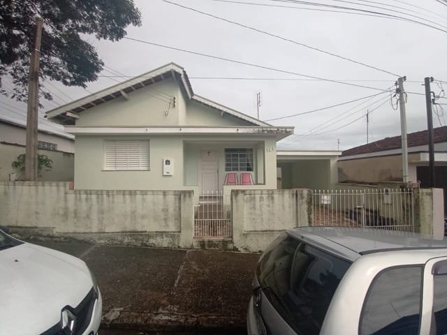 Casa com 328m² 3 quartos e 1 banheiro, à venda, no bairro Vila Fleming em São João da Boa Vista