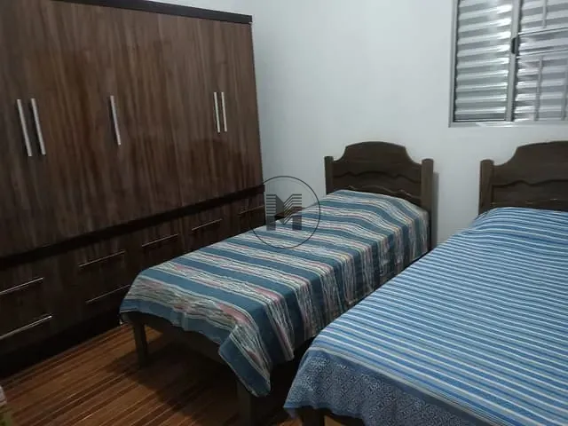 Casa com 140m² 6 quartos e 7 banheiros, à venda, no bairro Jardim Esperança em Guaratinguetá
