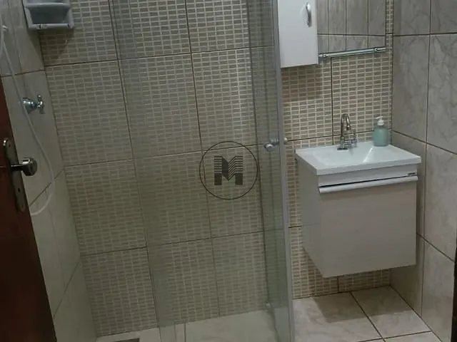 Casa com 140m² 6 quartos e 7 banheiros, à venda, no bairro Jardim Esperança em Guaratinguetá