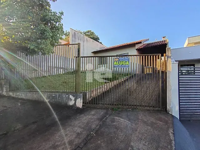 Casa 2 quartos e 1 banheiro, para alugar, no bairro Jardim Caviúna em Rolândia