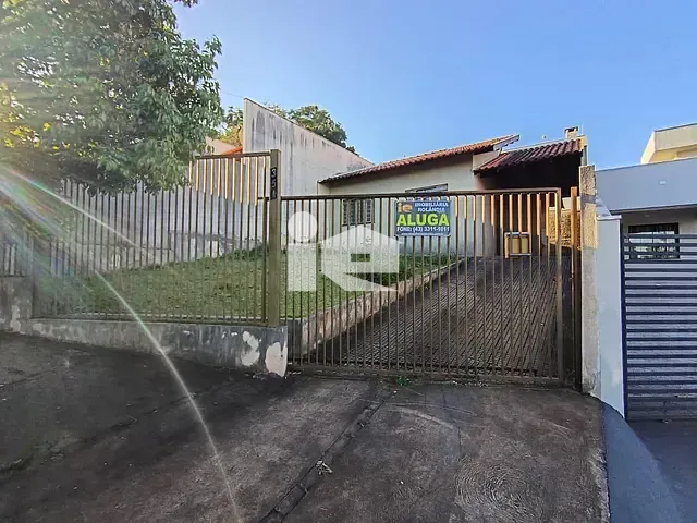 Casa 2 quartos e 1 banheiro, para alugar, no bairro Jardim Caviúna em Rolândia