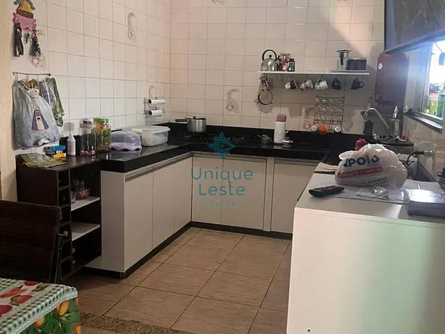 Casa com 660m² 3 quartos e 2 banheiros, à venda, no bairro Ribeiro de Abreu em Belo Horizonte