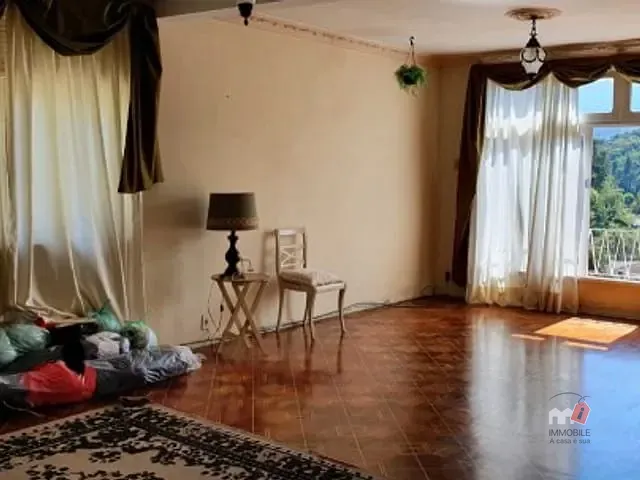 Casa 4 quartos e 1 banheiro, à venda, no bairro Valparaíso em Petrópolis