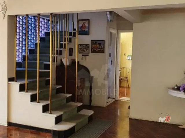 Casa 4 quartos e 1 banheiro, à venda, no bairro Valparaíso em Petrópolis