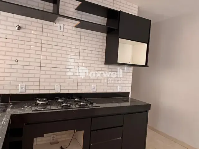 Casa 3 quartos e 2 banheiros, para alugar, no bairro Parque Hayala em Aparecida de Goiânia