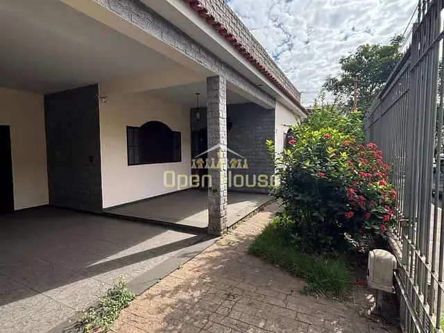 Casa com 390m² 3 quartos e 4 banheiros, à venda, no bairro Niterói em Volta Redonda