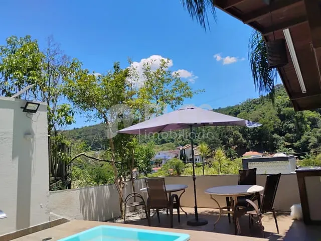 Casa com 300m² 4 quartos e 6 banheiros, à venda, no bairro Jardim Itatinga em São Paulo